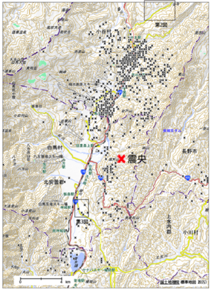 第1図 震央および余震分布と重点調査地区(国土地理院作成の地理院地図に加筆)